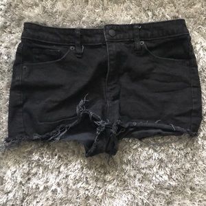 Black distressed shorts size 6